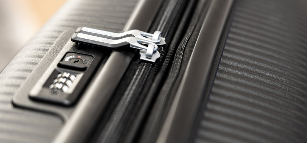 How to Set Locks on Samsonite Luggage