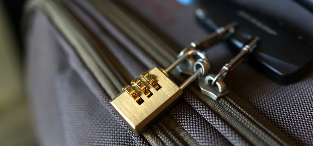 How to Set Locks on Samsonite Luggage